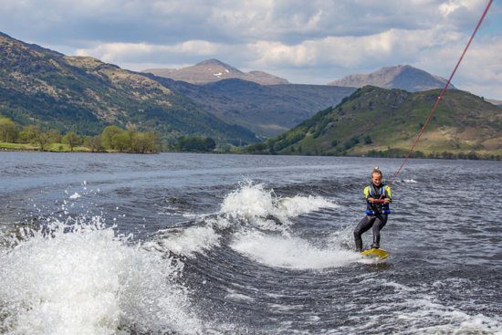 Things to do in Scotland - Outdoor activities - Loch Lomond Wakeboarding/water skiing