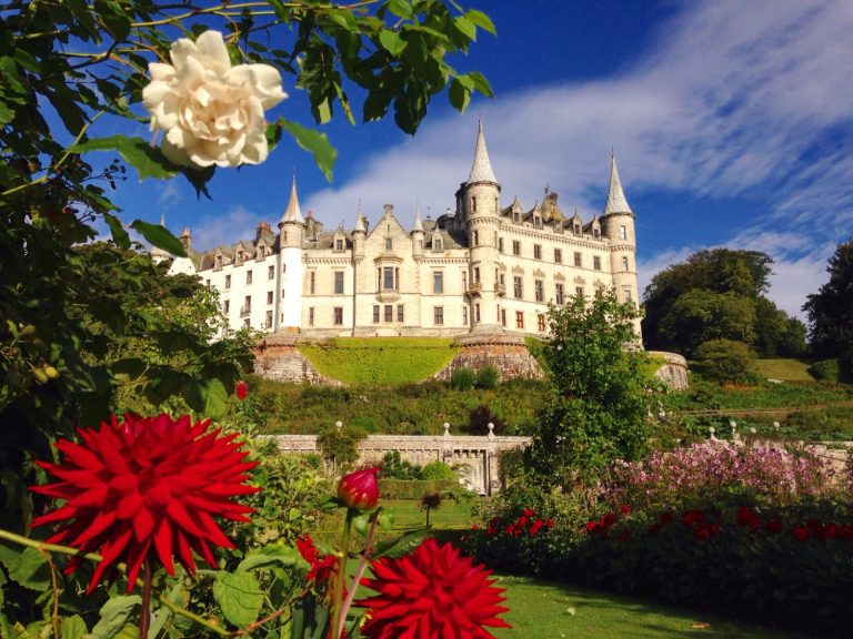 Places to visit at Scotland - Scotland Castle visit - Inveraray, Edinburgh, Culzean, Dunrobin, Stirling Castle & Wallace Monument