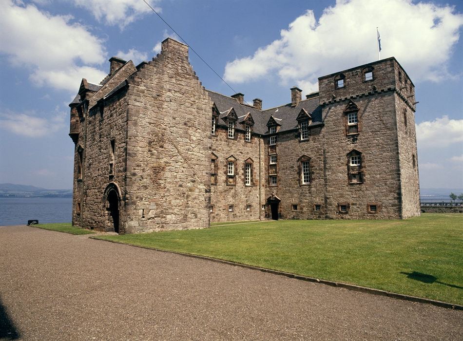 Explore Historical Castles and Ancestral Sites